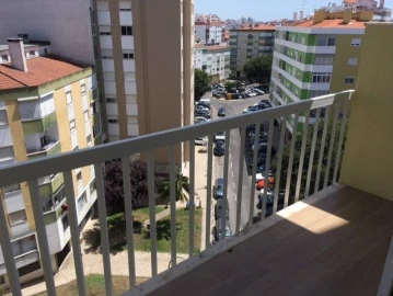 Apartamento T-3 para Venda em Mina de Água, Amadora