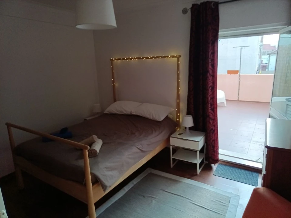 Apartamento T2 para Arrendamento em Almada Foto 10