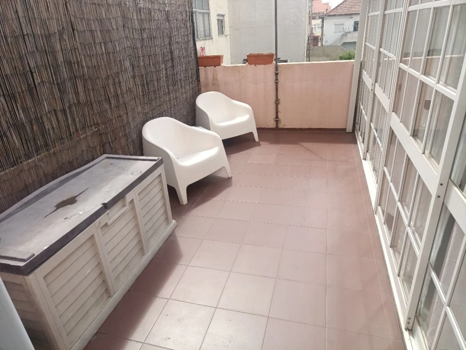 Apartamento T2 para Arrendamento em Almada Foto 11