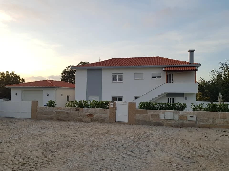 Moradia T6 para Venda em Novelas Foto 1