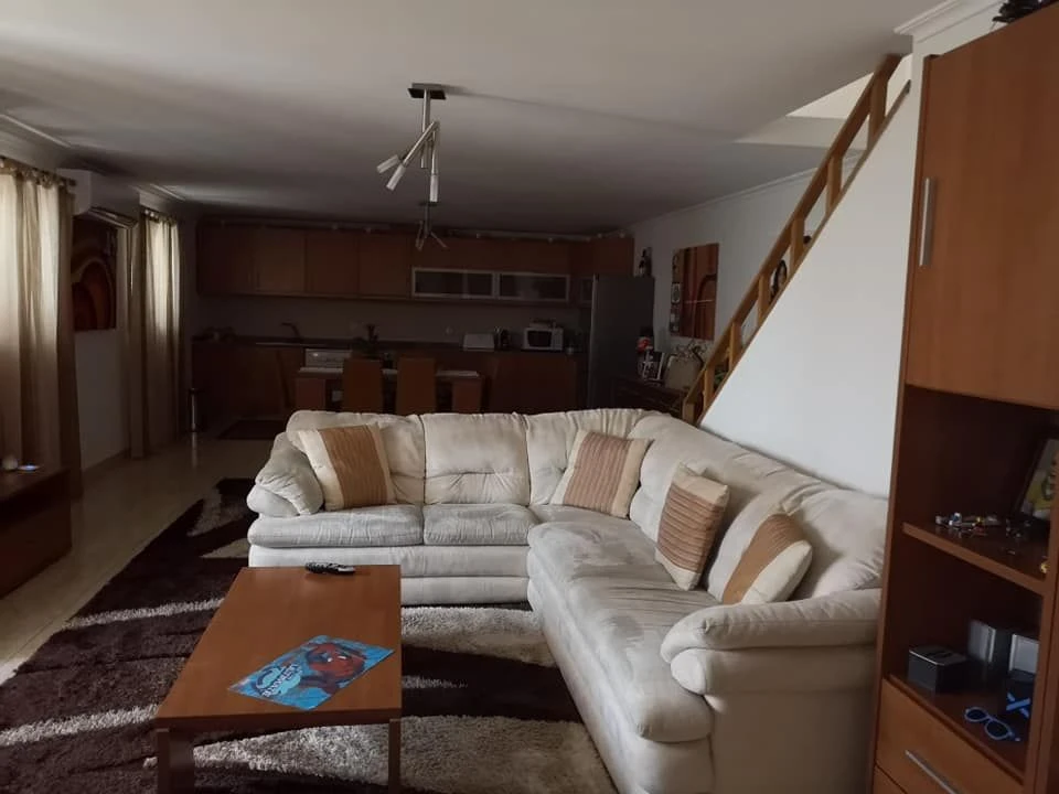 Moradia T4 para Venda em Meinedo Foto 3