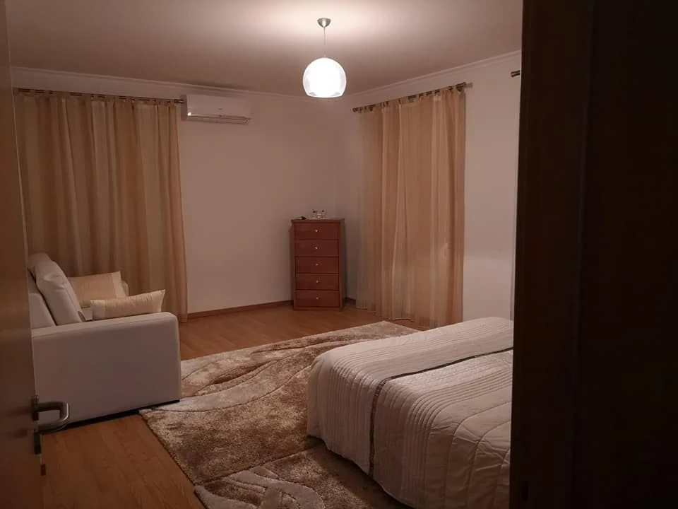 Moradia T4 para Venda em Meinedo Foto 8