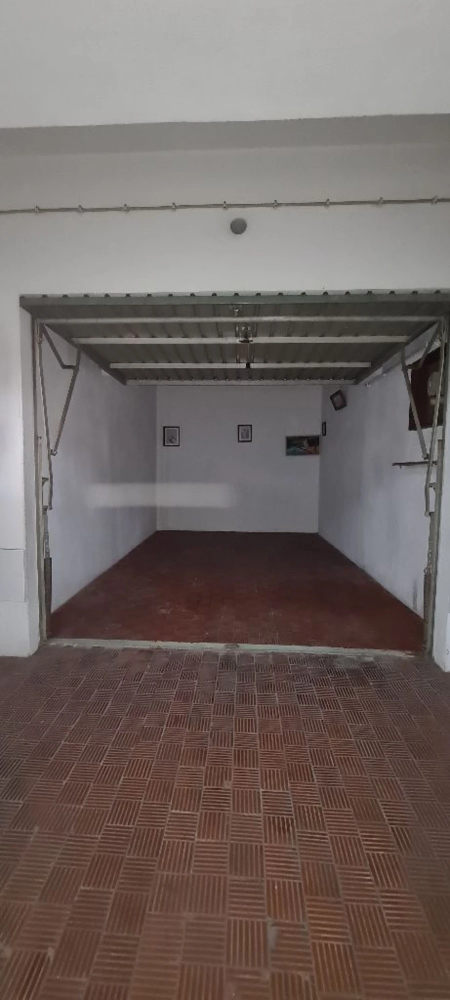 Garagem para Venda em Almada Foto 3