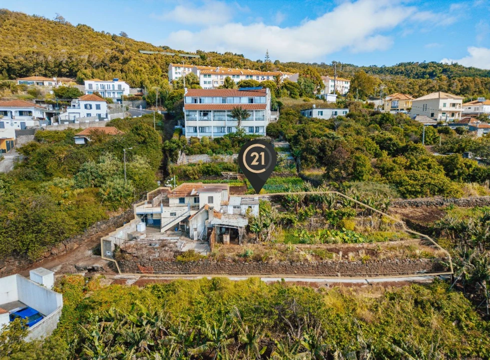 Moradia T2 para Venda em Água de Pena Foto 4