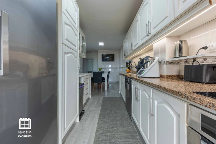 Apartamento T4 para Venda em Lourosa Foto 4