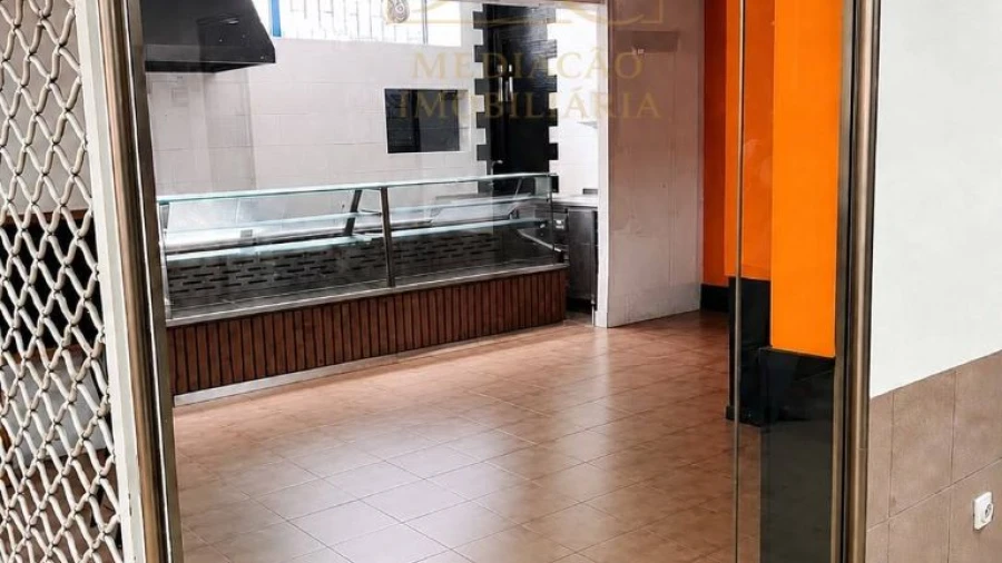 Loja para Arrendamento em ALVERCA DO RIBATEJO