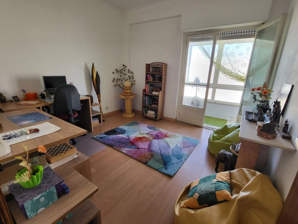 Apartamento T3 para Venda em Amadora Foto 2