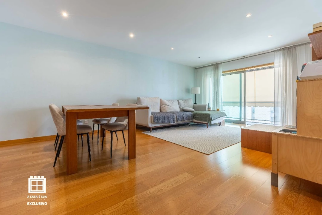 Apartamento T2 para Venda em Santa Maria da Feira Foto 1