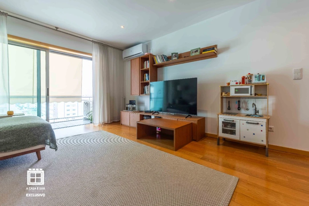 Apartamento T2 para Venda em Santa Maria da Feira Foto 3