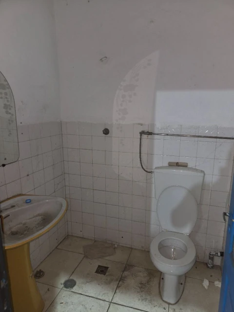 Armazém para Venda em Almada