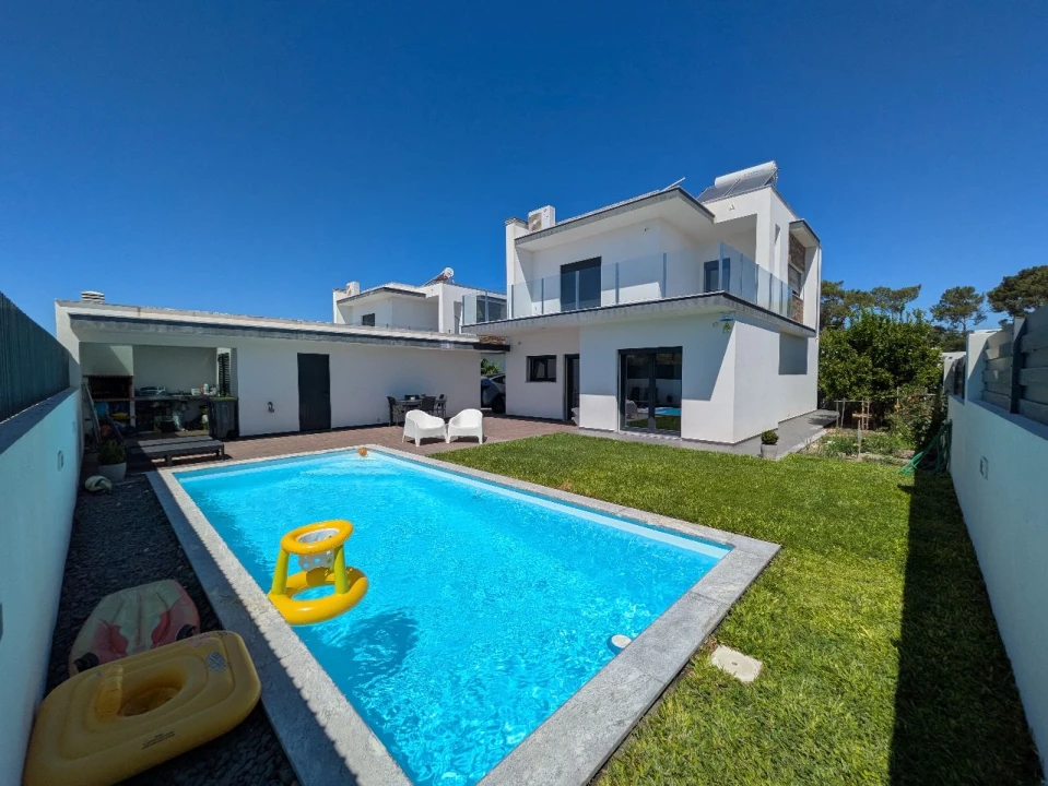 Moradia T3 para Venda em Azeitão Foto 1