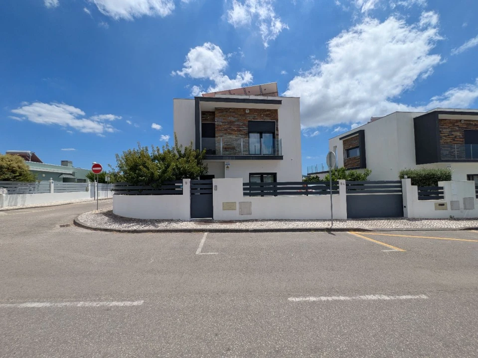 Moradia T3 para Venda em Azeitão Foto 2