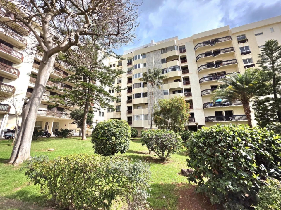 Apartamento T1 para Venda em Funchal Foto 1