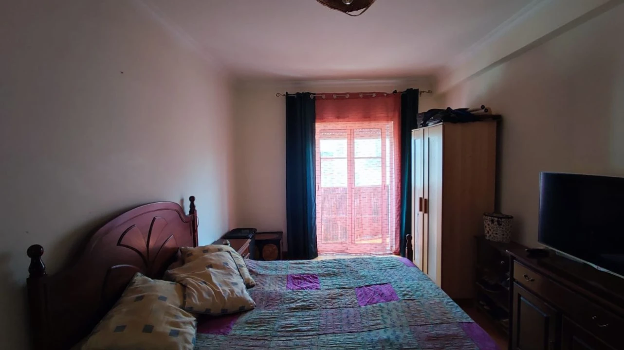 Apartamento T2 para Venda em Caldas da Rainha Foto 2