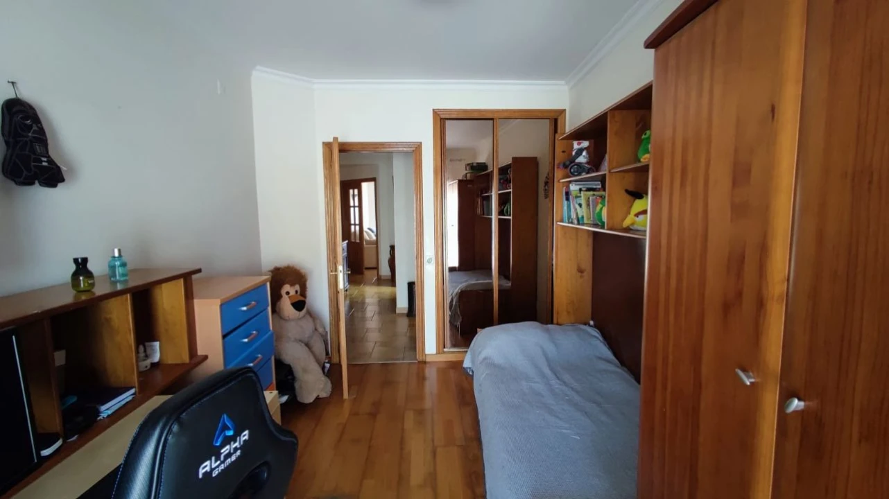 Apartamento T2 para Venda em Caldas da Rainha Foto 4
