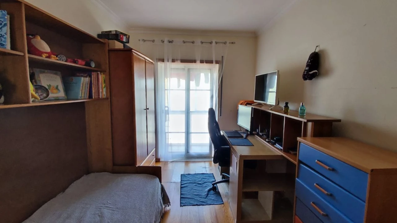 Apartamento T2 para Venda em Caldas da Rainha Foto 6