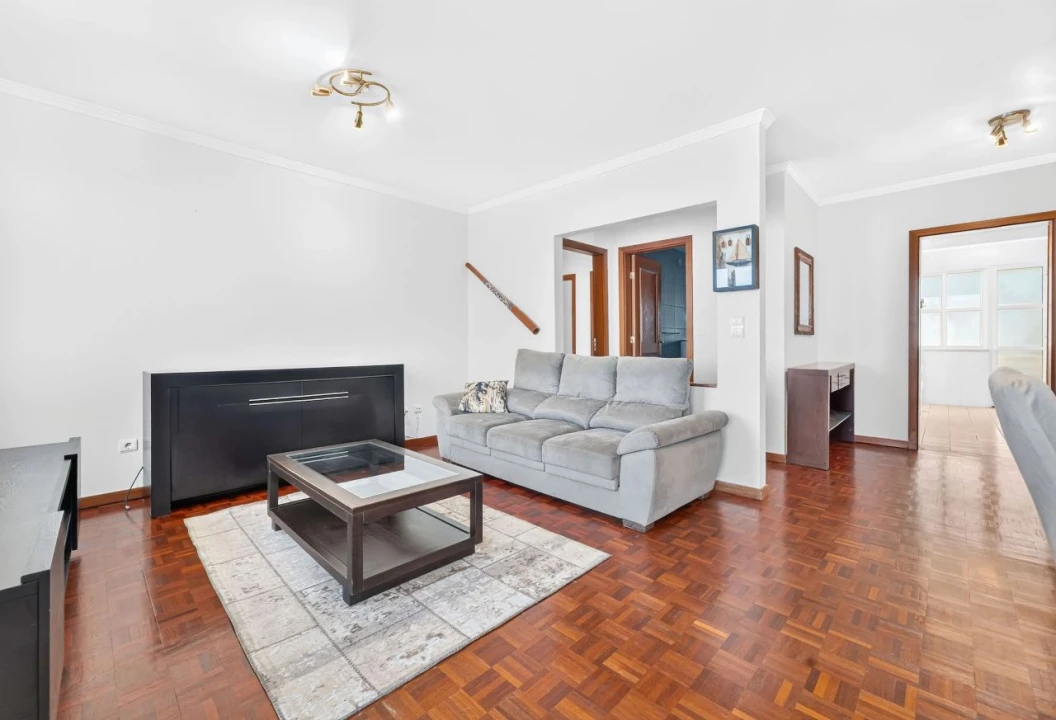Apartamento T3 para Venda em Câmara de Lobos Foto 7
