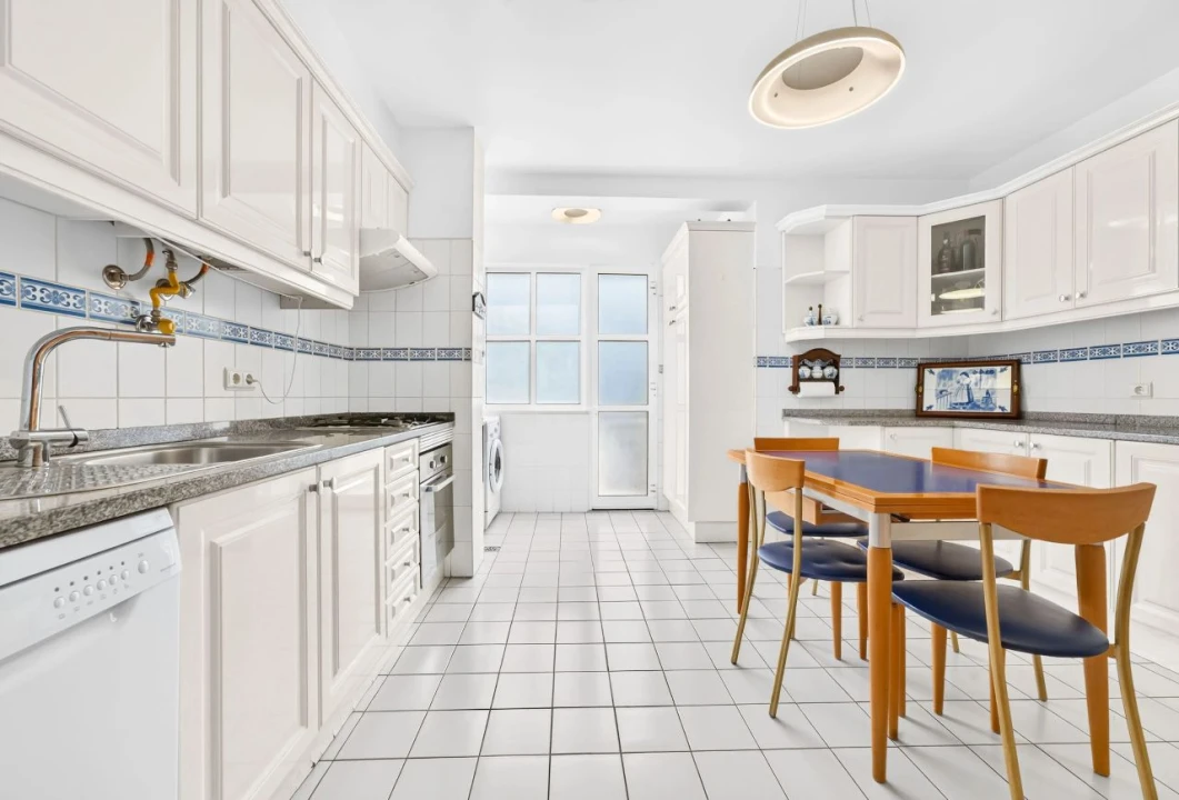 Apartamento T3 para Venda em Câmara de Lobos Foto 10