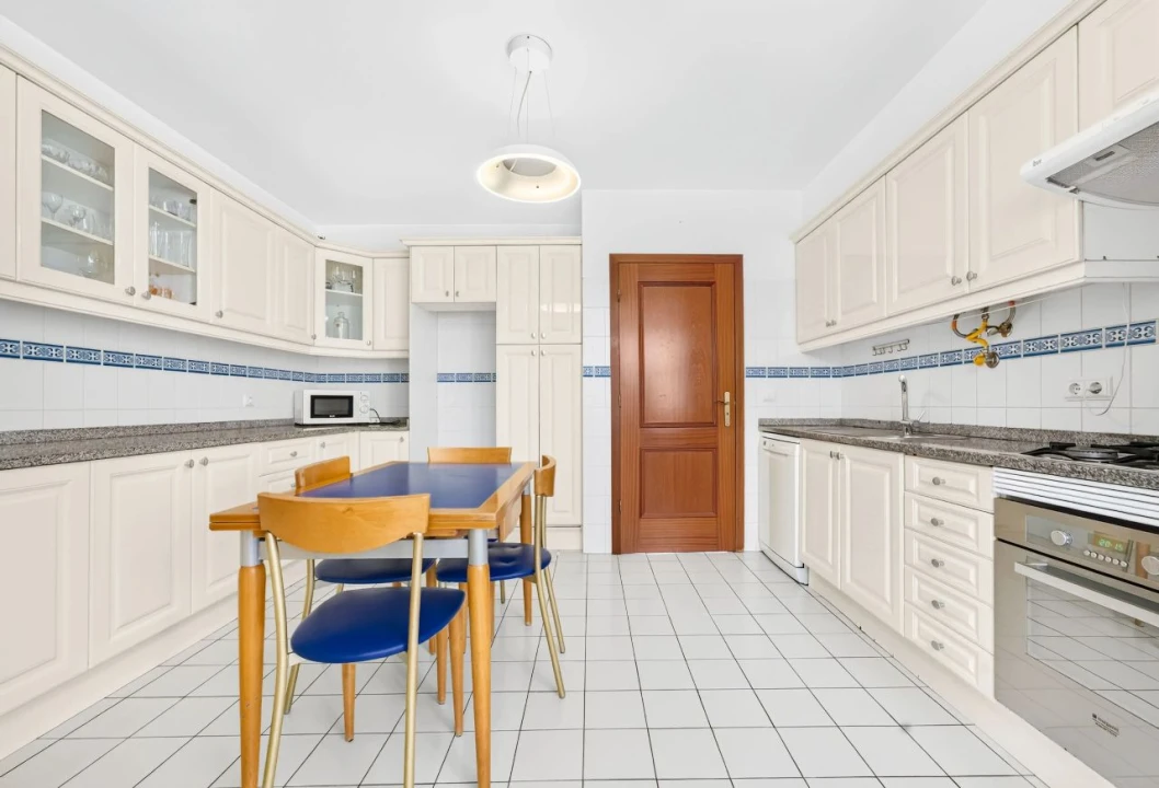 Apartamento T3 para Venda em Câmara de Lobos Foto 11