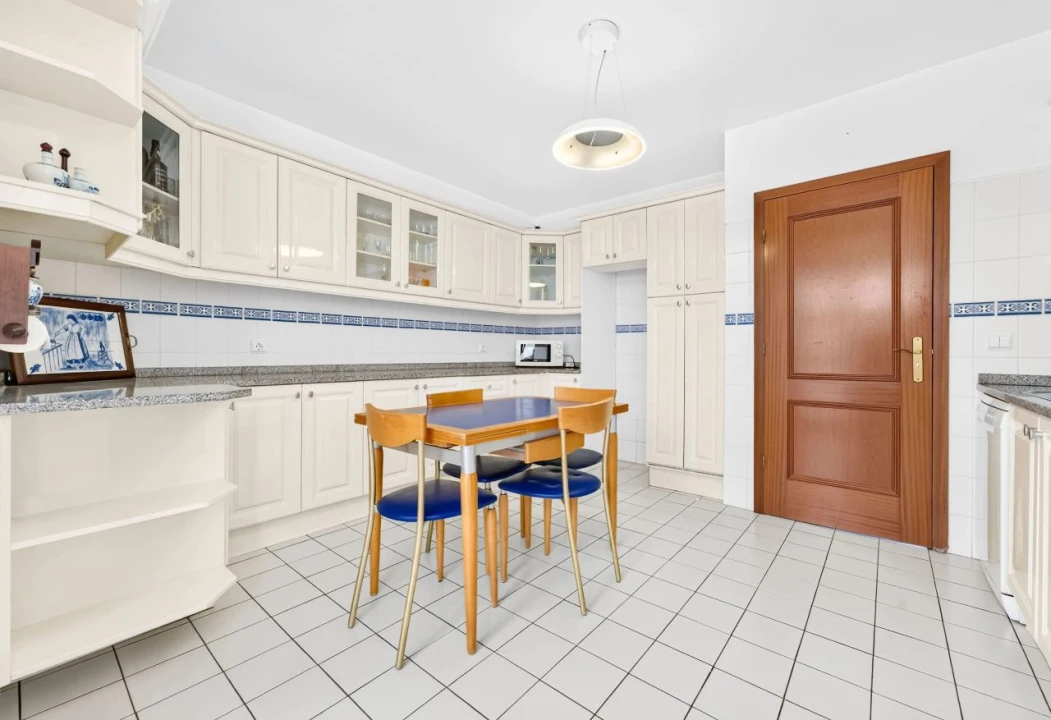 Apartamento T3 para Venda em Câmara de Lobos Foto 12