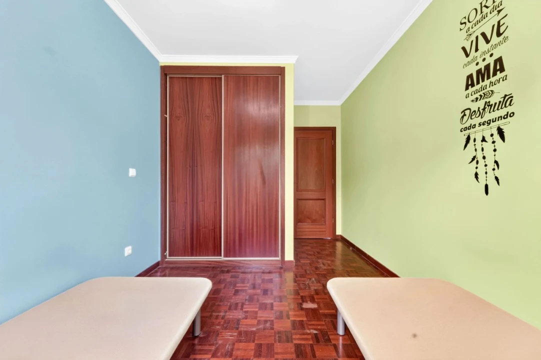 Apartamento T3 para Venda em Câmara de Lobos Foto 17