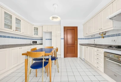 Apartamento T3 para Venda em Câmara de Lobos