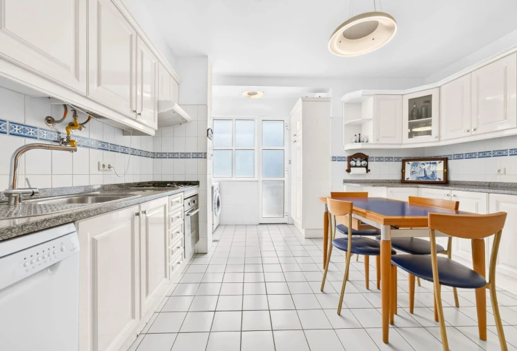 Apartamento T3 para Venda em Câmara de Lobos Foto 10