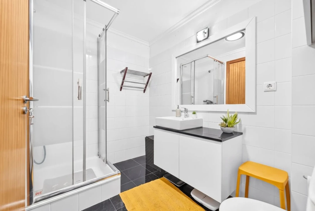 Apartamento T1 para Venda em Funchal Foto 11