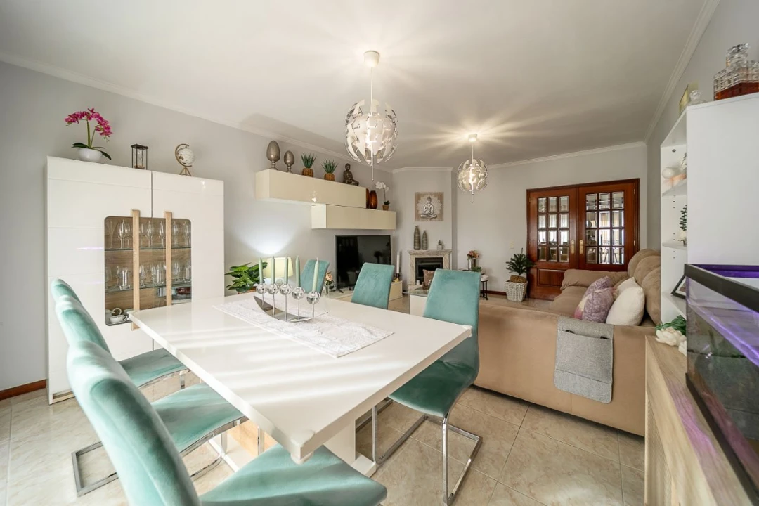 Apartamento T2 para Venda em Canelas Foto 2