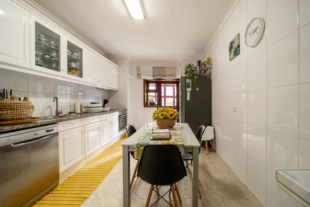 Apartamento T2 para Venda em Canelas Foto 6