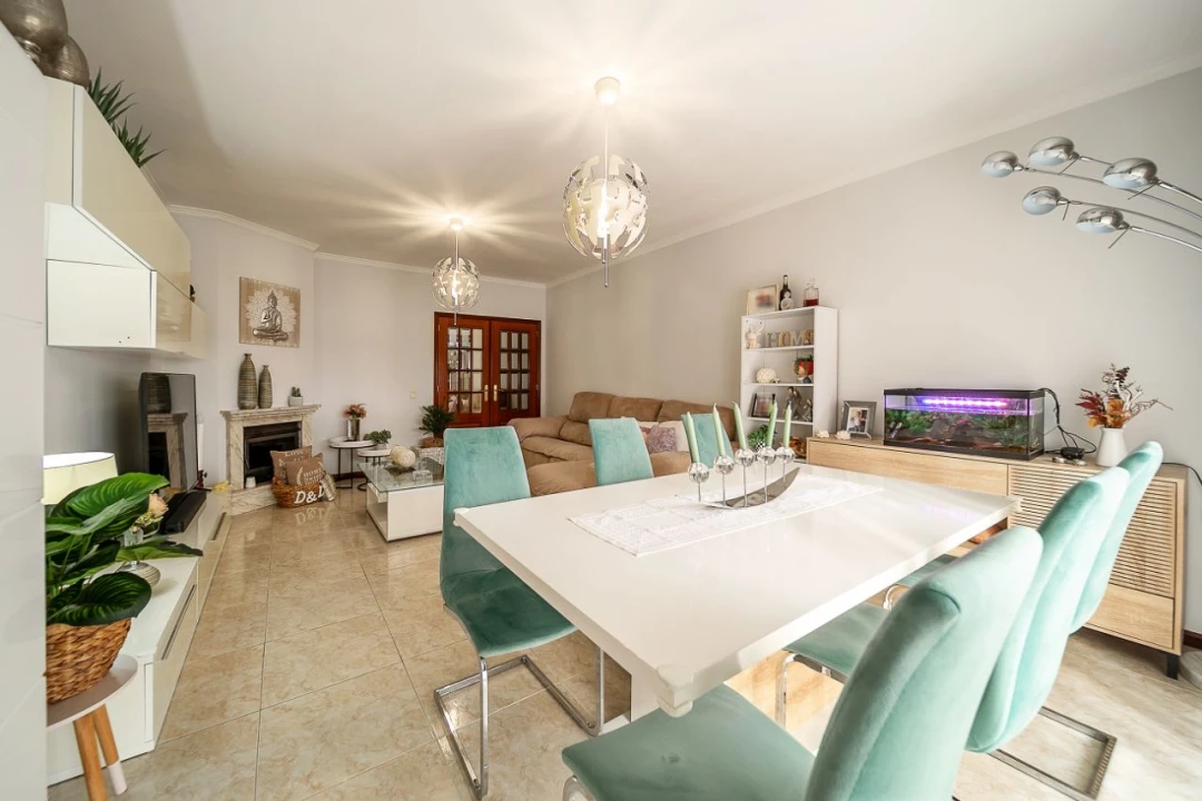 Apartamento T2 para Venda em Canelas Foto 11