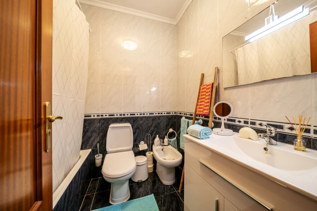Apartamento T2 para Venda em Canelas Foto 16