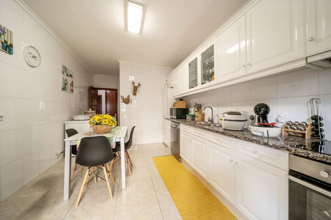 Apartamento T2 para Venda em Canelas Foto 9