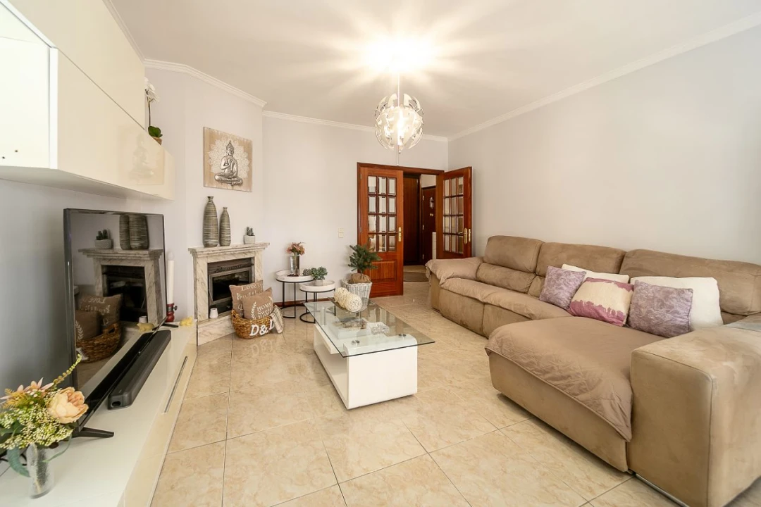 Apartamento T2 para Venda em Canelas Foto 17