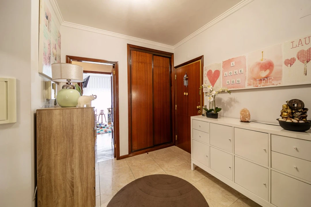 Apartamento T2 para Venda em Canelas Foto 18