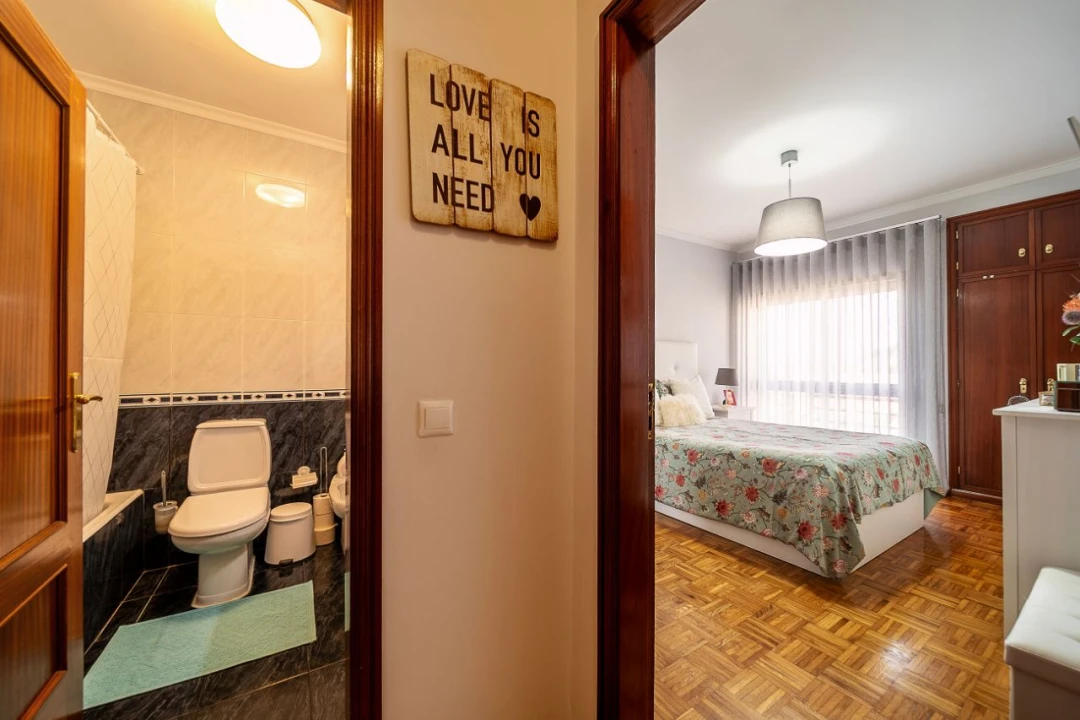 Apartamento T2 para Venda em Canelas Foto 22