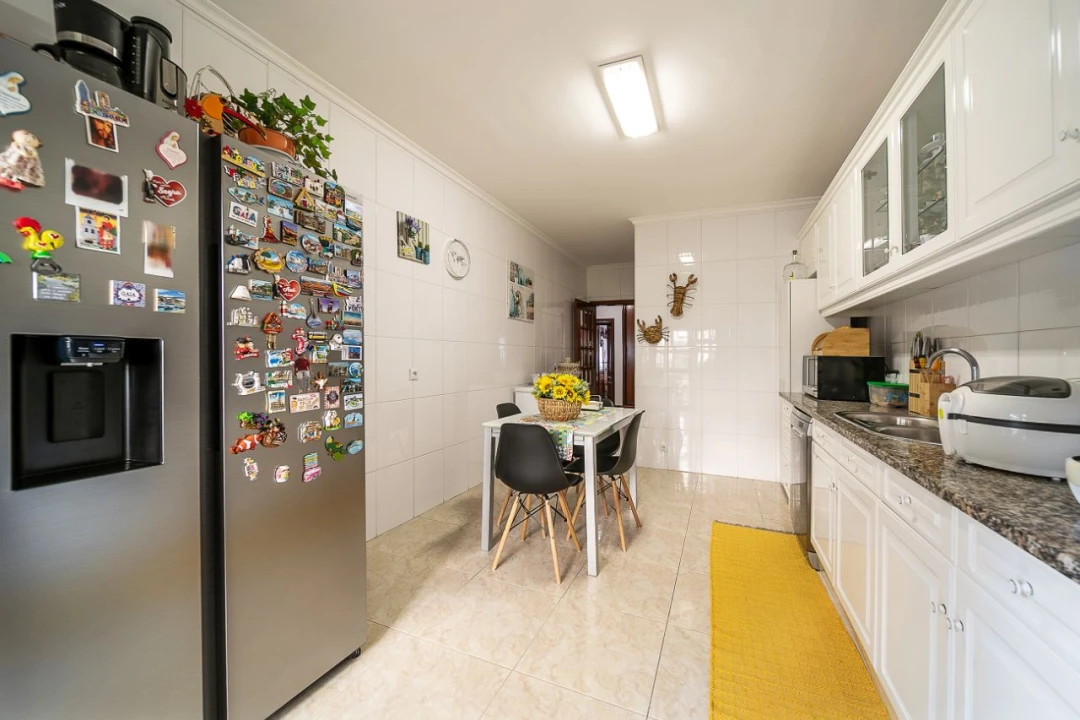 Apartamento T2 para Venda em Canelas Foto 3