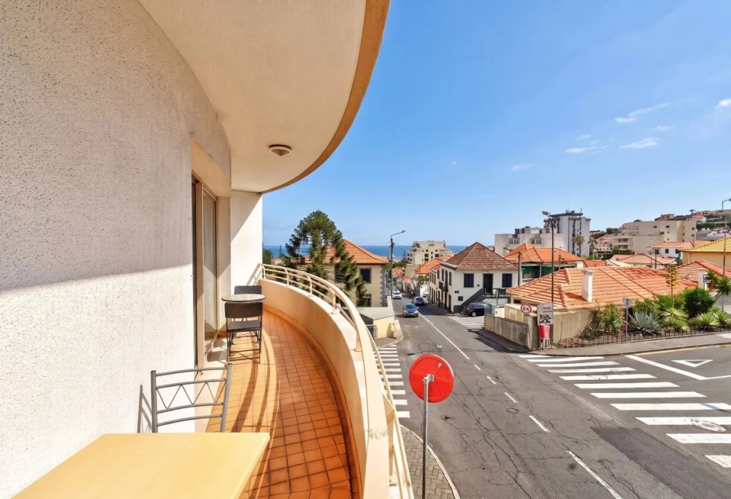 Apartamento T2 para Venda em Funchal Foto 4