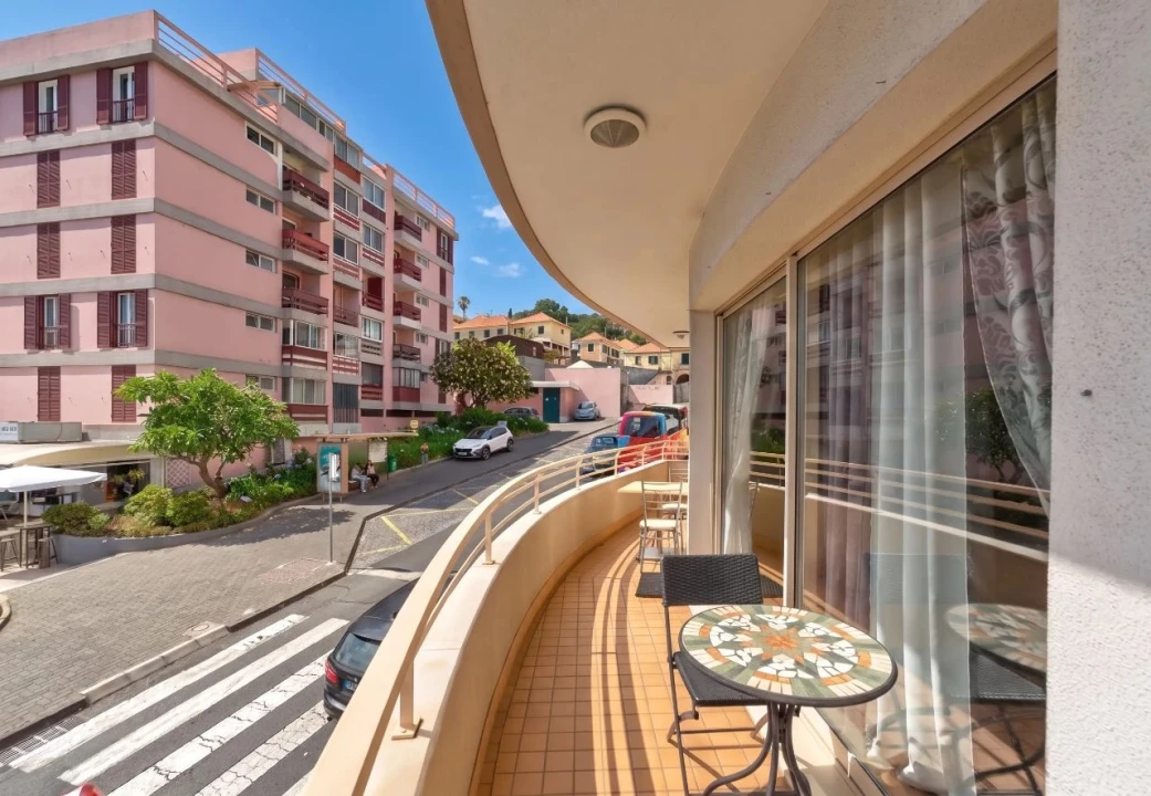 Apartamento T2 para Venda em Funchal Foto 5