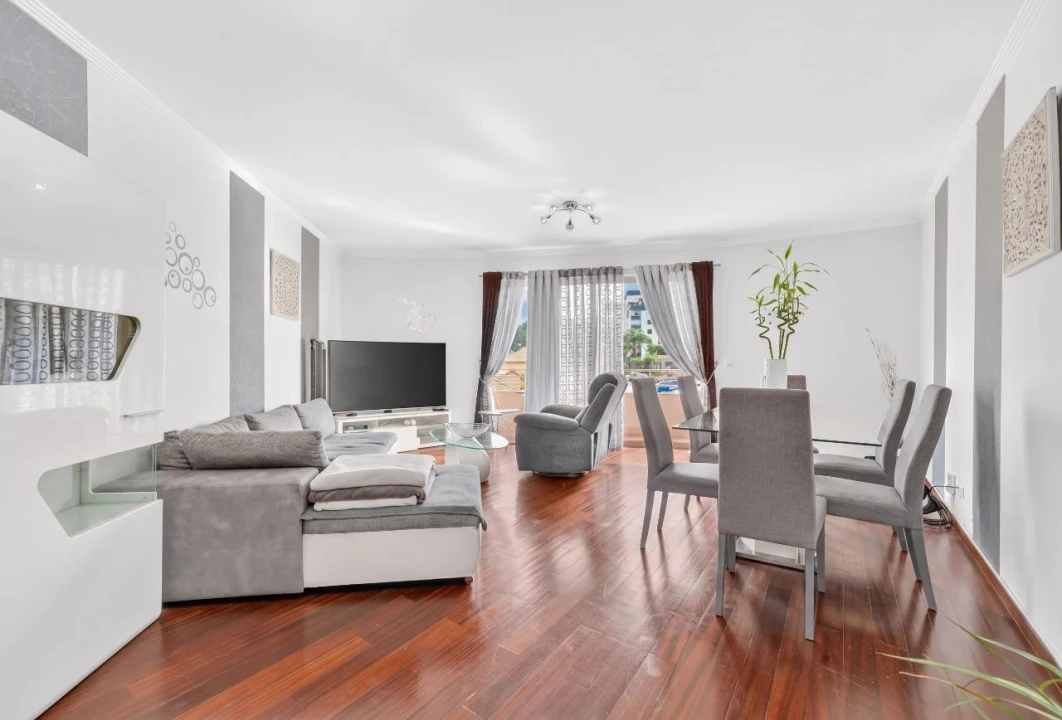 Apartamento T2 para Venda em Funchal Foto 10