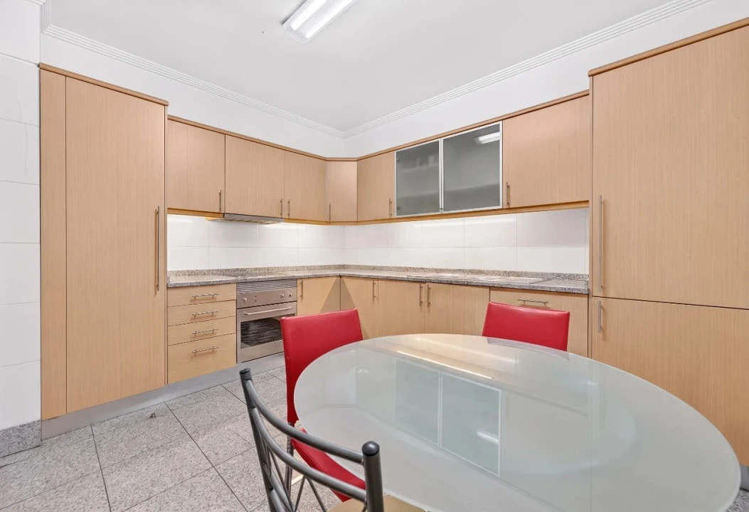 Apartamento T2 para Venda em Funchal Foto 11