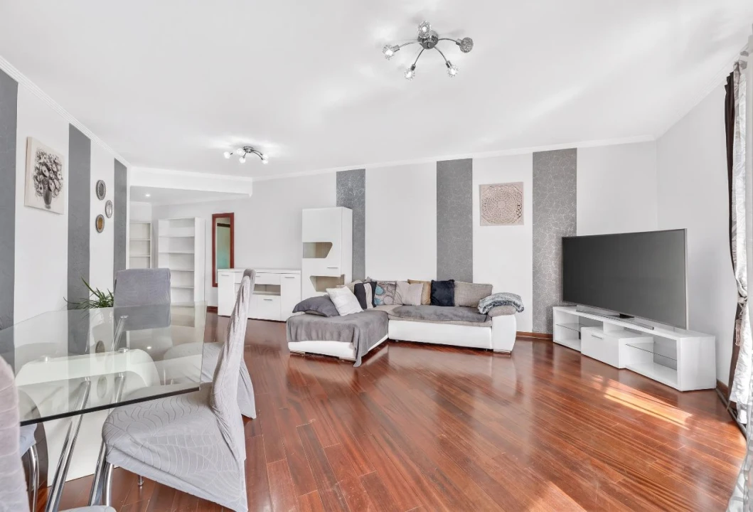 Apartamento T2 para Venda em Funchal Foto 12