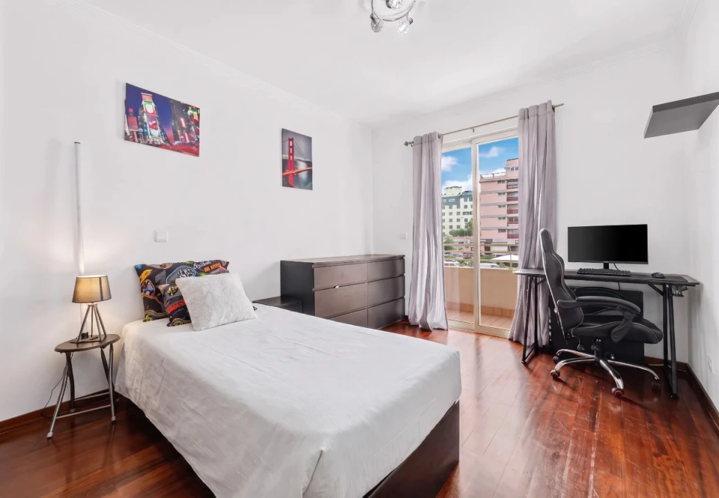 Apartamento T2 para Venda em Funchal Foto 15