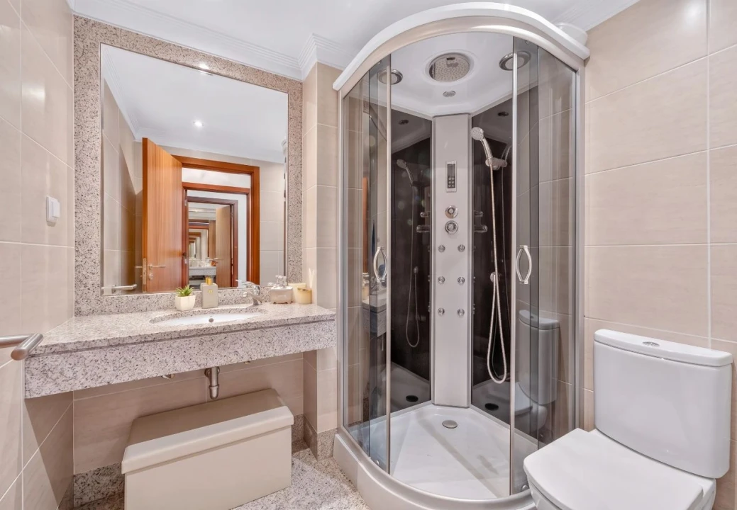 Apartamento T2 para Venda em Funchal Foto 13