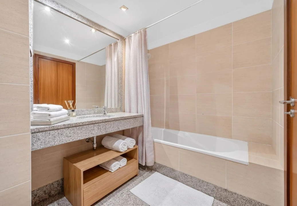 Apartamento T2 para Venda em Funchal Foto 14