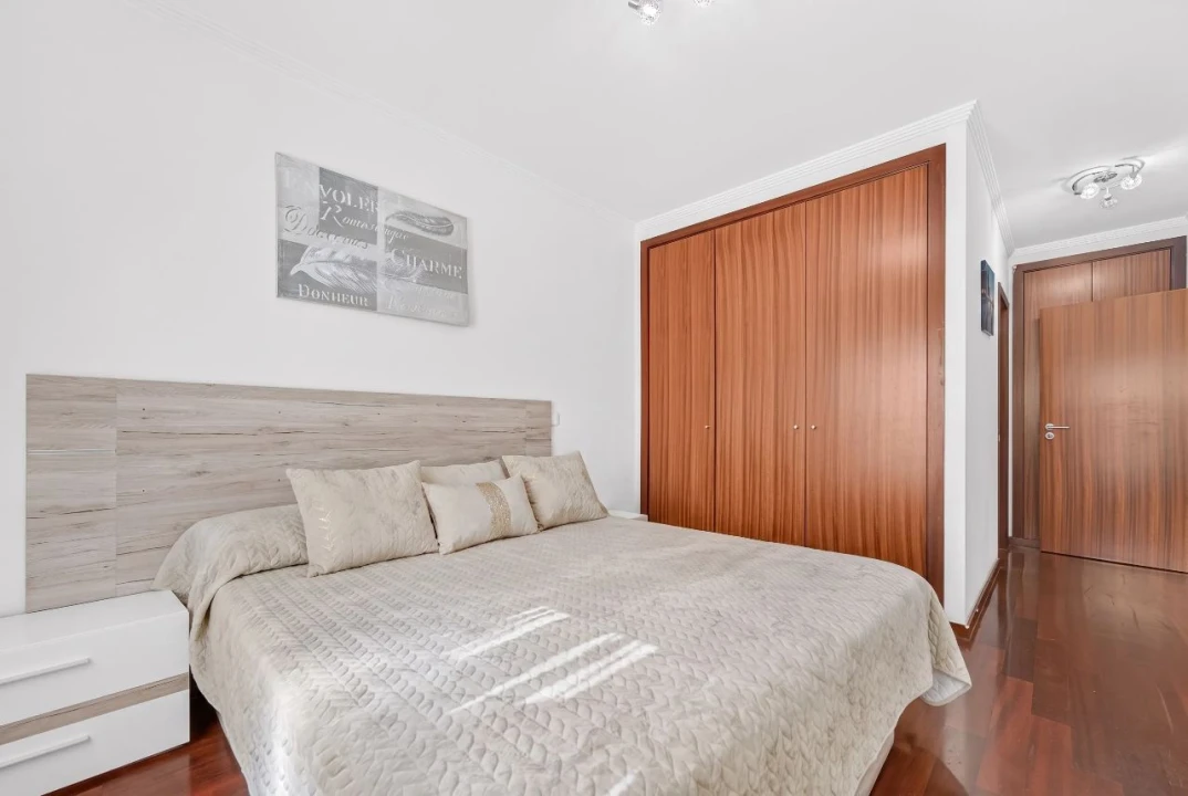 Apartamento T2 para Venda em Funchal Foto 17