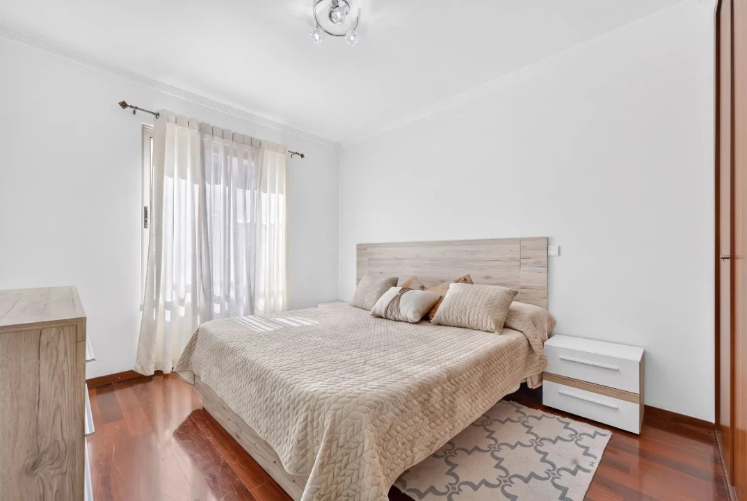 Apartamento T2 para Venda em Funchal Foto 18