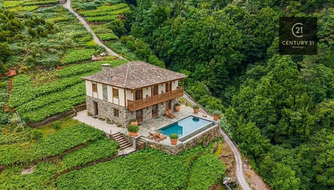 Terreno para Venda em Achada dos Judeus Foto 3