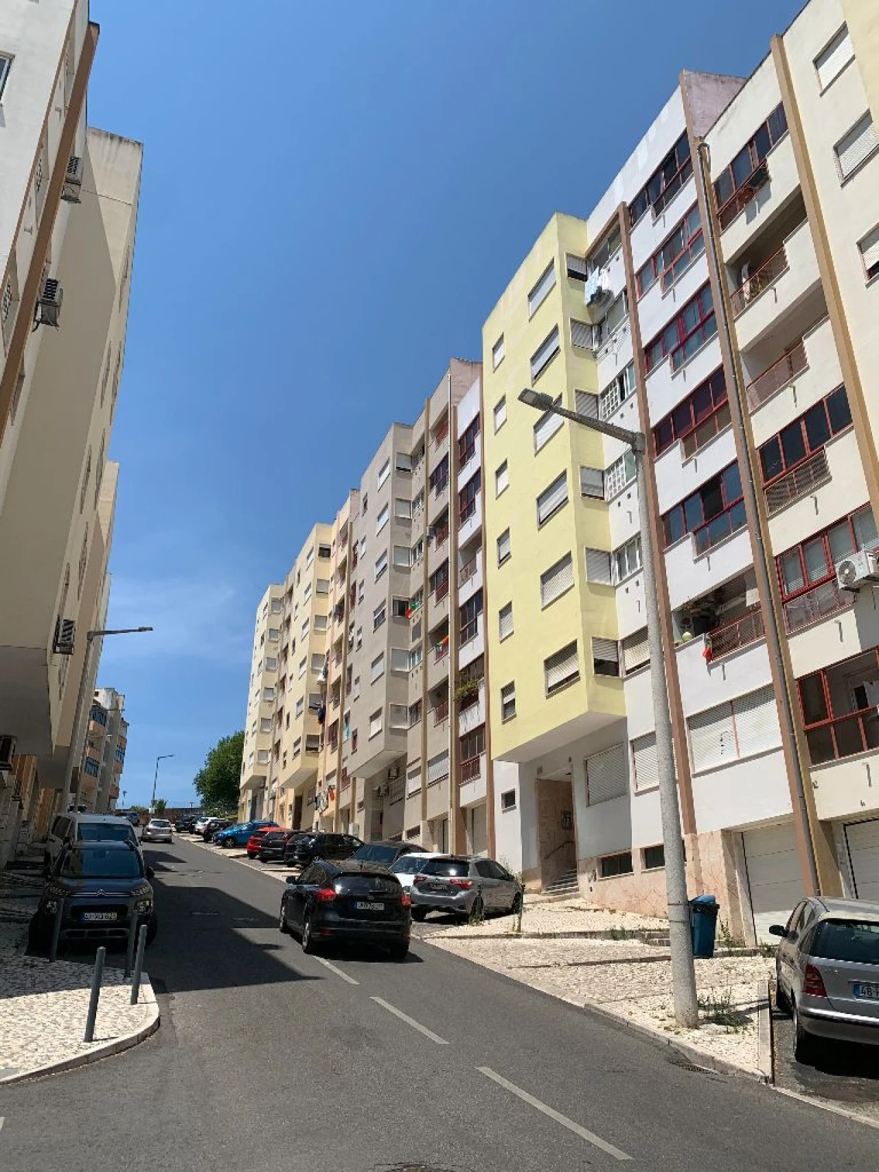 Apartamento T2 para Venda em Odivelas Foto 2