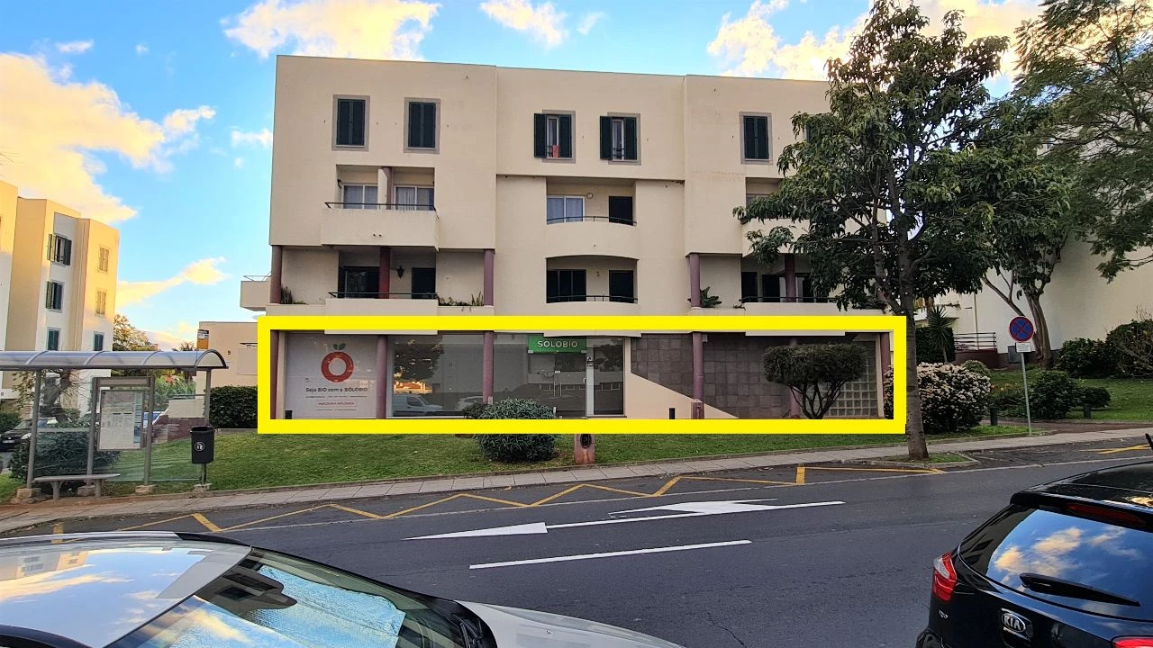 Loja para Arrendamento em SANTO ANTÓNIO Foto 2